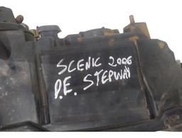 FAROL DIANTEIRO ESQUERDO RENAULT SCENIC MASCARA NEGRA 2006