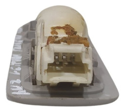 LUZ CORTESIA TRASEIRA ESQUERDA PEUGEOT 407 SW 2006