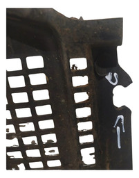 CHURRASQUEIRA DIREITA COM DETALHE RENAULT DUSTER 2014