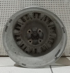 RODA 15 CITROEN PICASSO ARRANHADA COM CALOTA SEM EMBLEMA