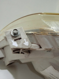 FAROL DIREITO TOYOTA HILUX 2006 USADO C/DETALHE 