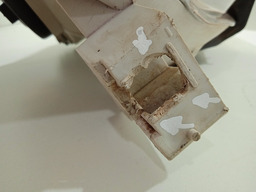 FAROL DIREITO TOYOTA HILUX 2006 USADO C/DETALHE 