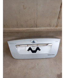 Tampa Do Porta Malas Ford Focus Sedan 09/13