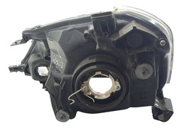 FAROL DIREITO TOYOTA ETIOS 2013 USADO COM DETALHES