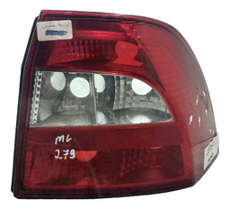 LANTERNA TRASEIRA LADO DIREITO GM VECTRA 1999 USADA C/DETALH