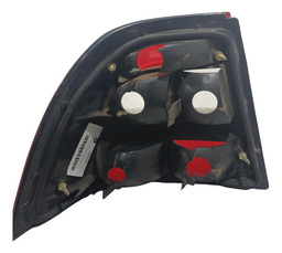 LANTERNA TRASEIRA LADO DIREITO GM VECTRA 1999 USADA C/DETALH