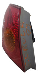 LANTERNA TRASEIRA CANTO LE TOYOTA COROLLA 2006 USADA