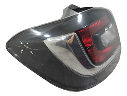 LANTERNA TRASEIRA LE RENAULT SANDERO RS 2015 COM DETALHE