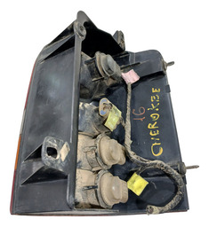 LANTERNA TRASEIRA LE JEEP CHEROKEE 1995 USADA COM DETALHE