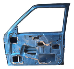PORTA DIANTEIRA DIREITA S10/BLAZER 2003/2006 COM DETALHE