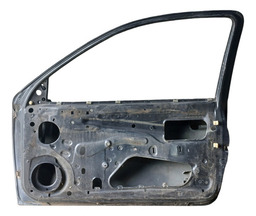 PORTA DIANTEIRA DIREITA CORSA 1996 A 1999 COM DETALHE