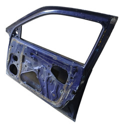 PORTA DIANTEIRA DIREITA VECTRA 1996 A 2005 COM DETALHE
