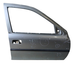 PORTA DIANTEIRA DIREITA VECTRA 1997 A 2005 COM DETALHE