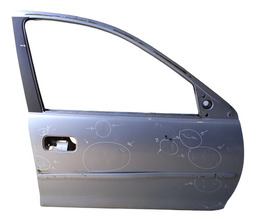 Porta Dianteira Direita Corsa Classic 06/09 (com Detalhe)