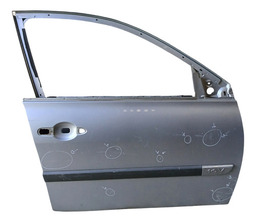 PORTA DIANTEIRA DIREITA MEGANE 2006 A 2012 COM DETALHE