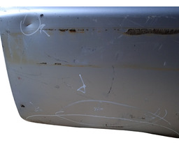 PORTA DIANTEIRA DIREITA SILVERADO 97/02 (COM DETALHE)