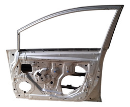 PORTA DIANTEIRA DIREITA TIIDA 08/13 (COM DETALHE)