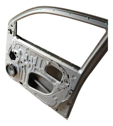 PORTA DIANTEIRA DIREITA HILUX 05/15 COM DETALHE