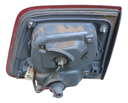 SINALEIRA TAMPA TRASEIRA HILUX 2006 A 2011
