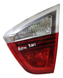 LANTERNA TAMPA TRASEIRA DIREITA BMW 320I 2005 A 2011