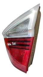 LANTERNA TAMPA TRASEIRA DIREITA BMW 320I 2005 A 2011