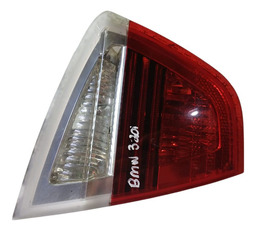 LANTERNA TAMPA TRASEIRA LADO ESQUERDO BMW 320I 2005 A 2011