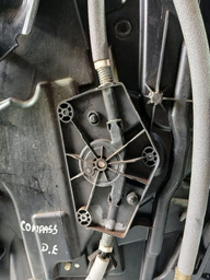 MAQUINA DE VIDRO DIANTEIRA ESQUERDA COMPASS 17/20