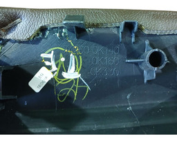 APOIO DE BRAÇO PORTA TRASEIRA ESQUERDA HILUX SW4 17/21