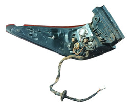 LANTERNA DIREITA CANTO HILUX SW4 17/21 QUEBRADA