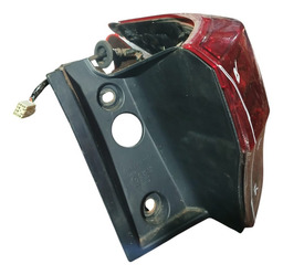 LANTERNA DIREITA CANTO HILUX SW4 17/21 QUEBRADA