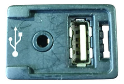 ENTRADA USB HILUX SW4 SRX 4X4 2.8 17/21