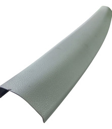 ACABAMENTO CENTRAL TAMPA TRASEIRA HILUX SW4 17/21