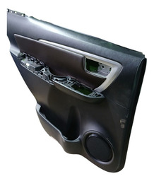 FORRO PORTA TRASEIRA ESQUERDA HILUX SW4 2017 A 2021