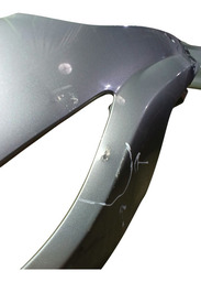 PARA-CHOQUE TRASEIRO TOYOTA HILUX SW4 17/21 DETALHE