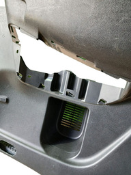 ACABAMENTO PORTA MALAS LADO DIREITO HILUX SW4 17/21