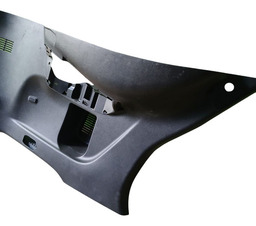 ACABAMENTO PORTA MALAS LADO DIREITO HILUX SW4 17/21