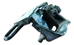 DOBRADIÇA INFERIOR PORTA TRASEIRA/ESQ PASSAT VARIANT 06/10