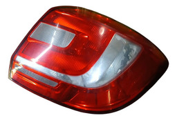  LANTERNA TRASEIRA DIREITA SANDERO 2015 A 2020