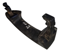 MAÇANETA EXTERNA TRAS/ESQ ECOSPORT 15/19 DETALHE