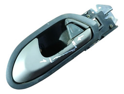 MAÇANETA INTERNA TRASEIRA ESQUERDA NEW CIVIC 07/11 DETALHE