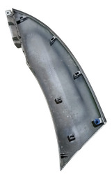 APLIQUE PARALAMA TRASEIRO ESQUERDO HILUX SW4 06/15 DETALHE