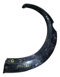 APLIQUE MOLDURA TRAS DIR CAÇAMBA L200 TRITON 10/14 DETALHE