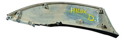 MOLDURA PARALAMA TRASEIRA ESQUERDA HILUX 2006/2015 DETALHE