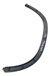 MOLDURA PARALAMA TRASEIRO DIREITO TRACKER 14/18 DETALHE