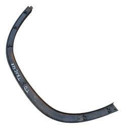 MOLDURA PARALAMA TRASEIRO DIREITO TRACKER 14/18 DETALHE