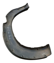 EXTENSOR DO PARALAMA TRAS ESQUERDO DA HILUX 05/15 DETALHE