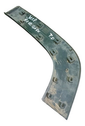 MOLDURA CAIXA RODA TRASEIRA DIREITO RENEGADE 16/22 DETALHE