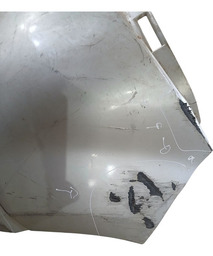 CAPA PARACHOQUE TRASEIRO SANDERO 2008 A 2013 DETALHE