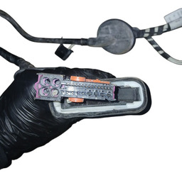 CHICOTE PORTA DIANTEIRA ESQUERDA AMAROK 2012 A 2018