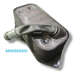 RESFRIADOR DE CALOR ÓLEO BMW 320I 2014 A 2017 DETALHE